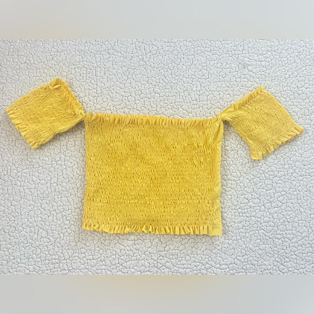 GAZE - Yellow Ruffled Smocked Top